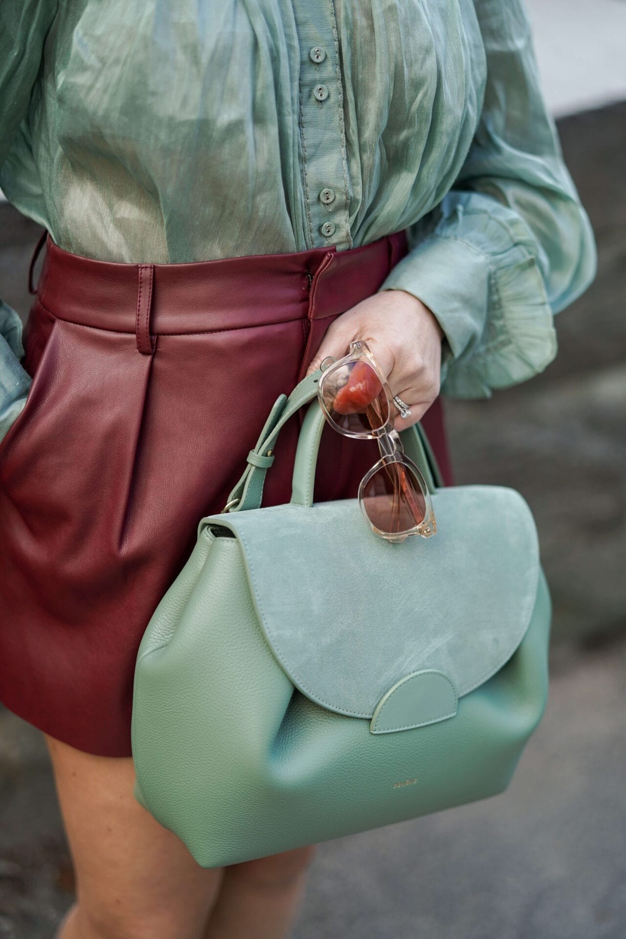 AJE Blouse Avec Les Filles Shorts Coclico Shoes Polene Bag Outfit by Modnitsa Styling_22