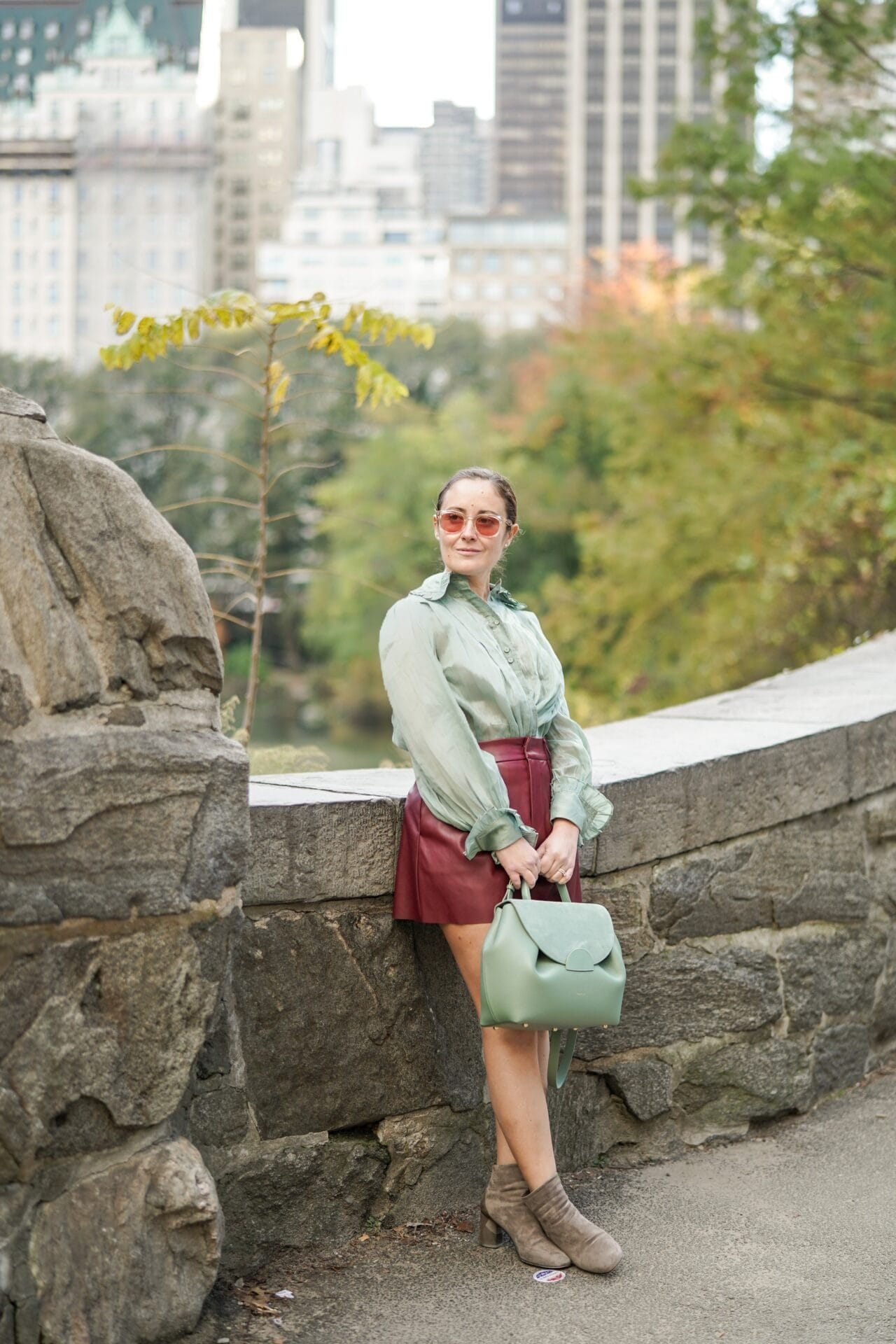 AJE Blouse Avec Les Filles Shorts Coclico Shoes Polene Bag Outfit by Modnitsa Styling_22