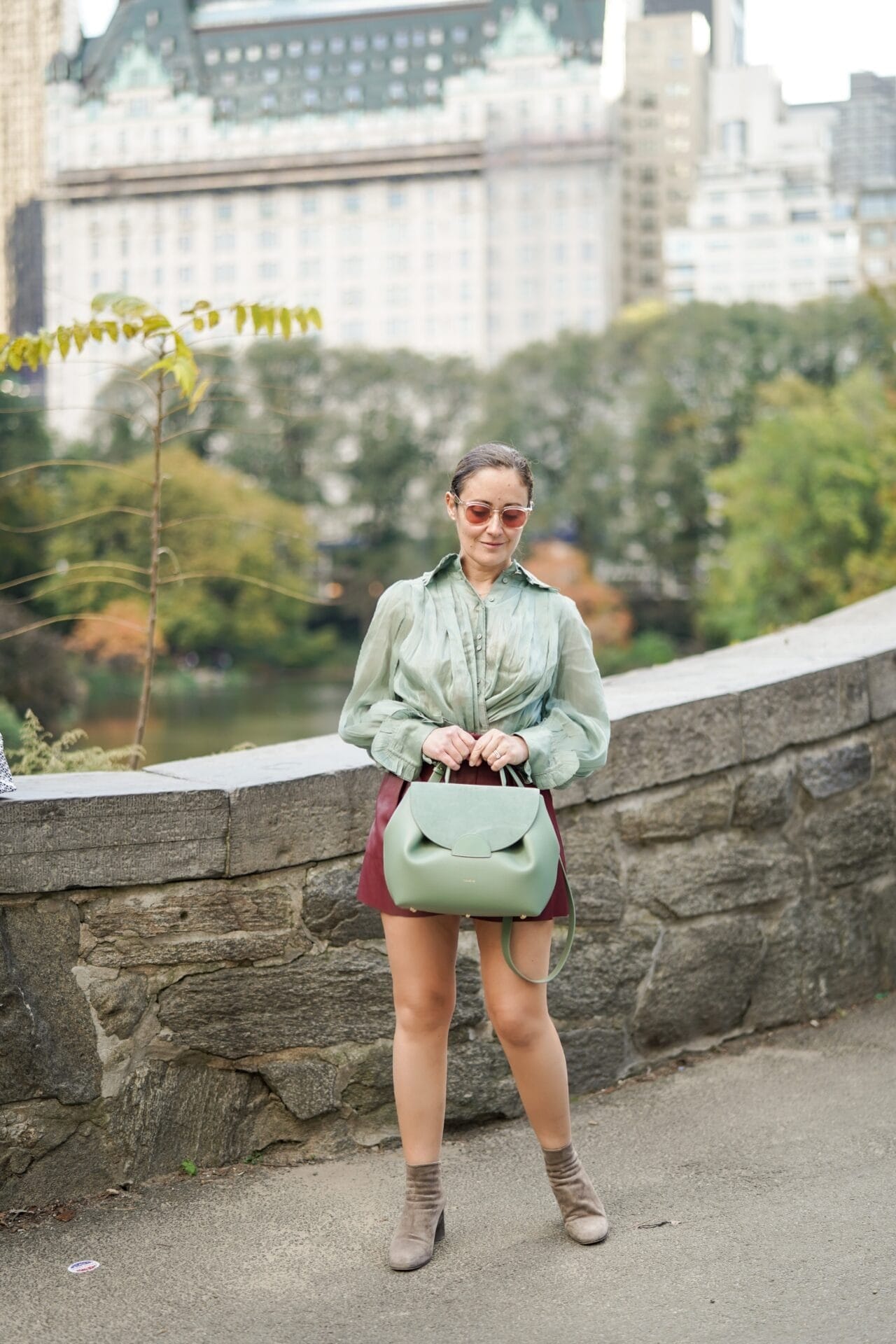 AJE Blouse Avec Les Filles Shorts Coclico Shoes Polene Bag Outfit by Modnitsa Styling_22