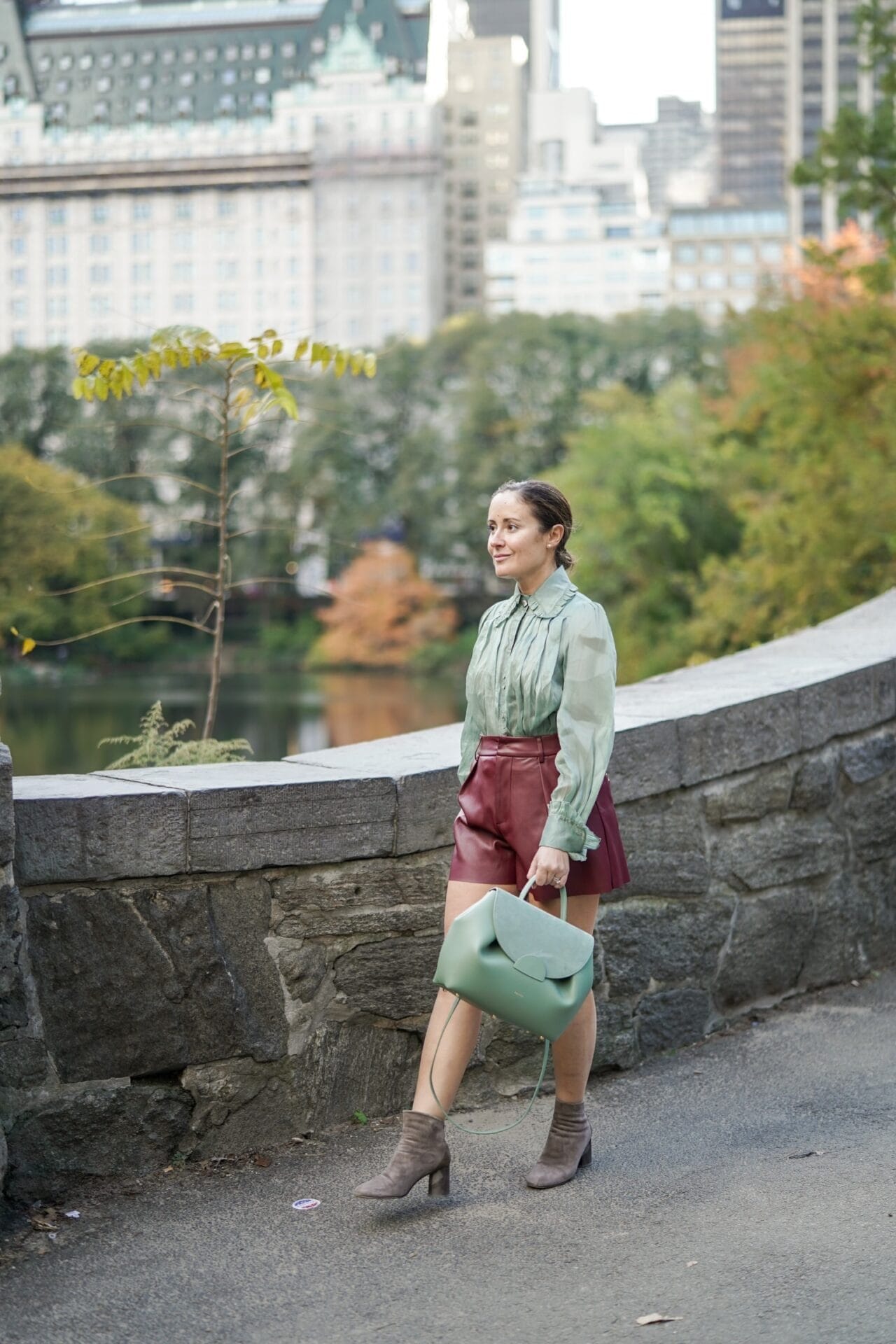 AJE Blouse Avec Les Filles Shorts Coclico Shoes Polene Bag Outfit by Modnitsa Styling_22