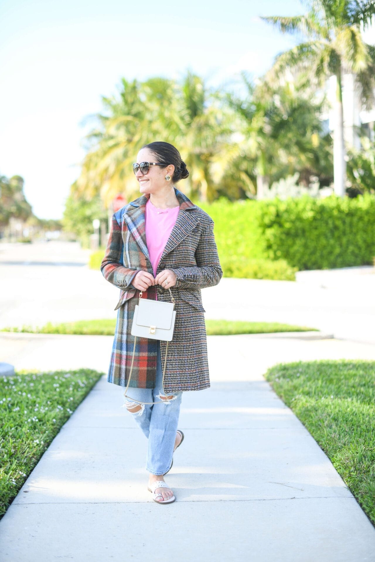 Veronica Beard Coat Lindsi Lane Tee ReDone Jeans Polene Bag Vionic Shoes by Modnitsa Styling