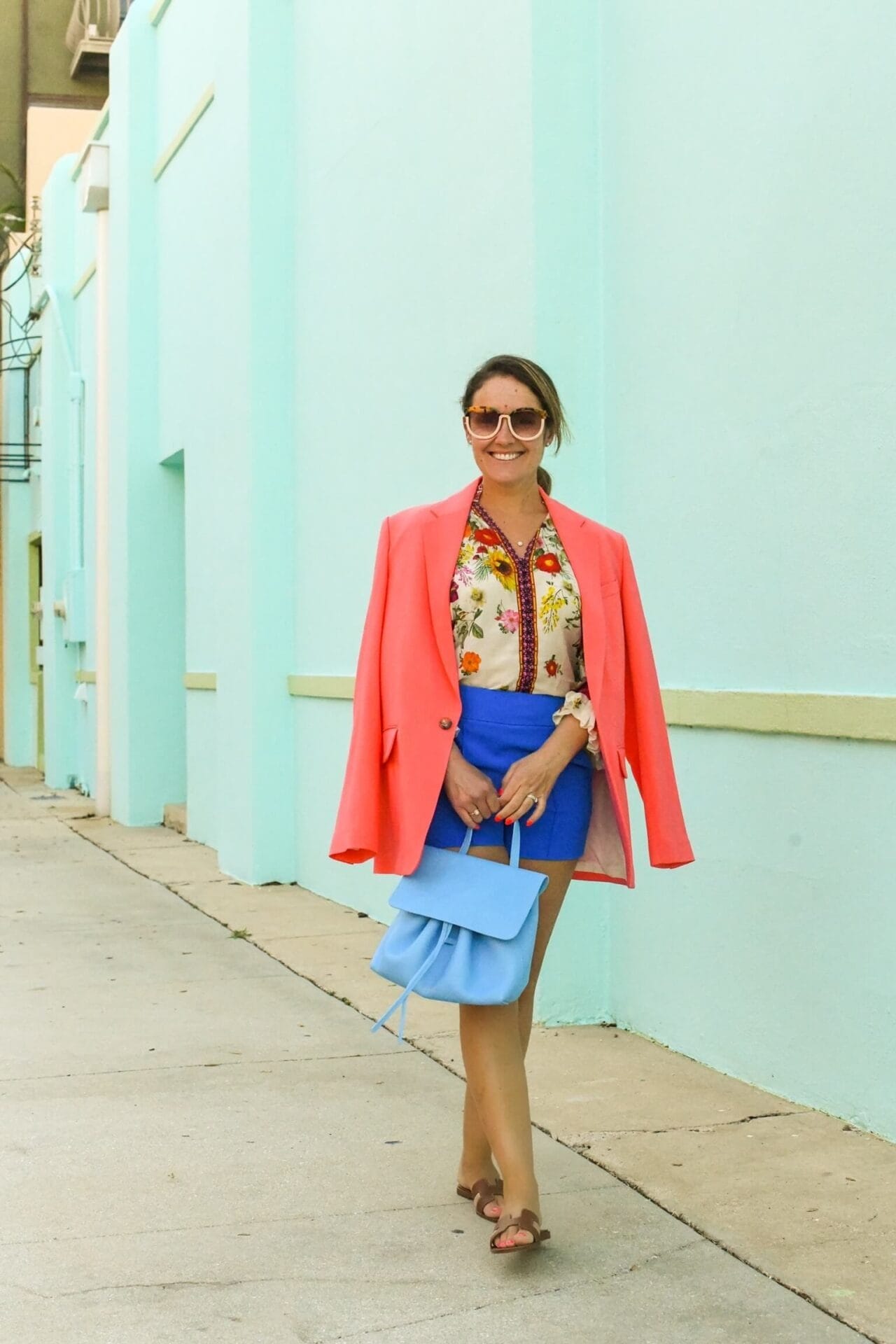 ALC Blazer Alice and Olivia Top and Shorts Hermes Sandals Mansur Gavriel Bag Karen Walker Sunglasses Outfit by Modnitsa Styling_2