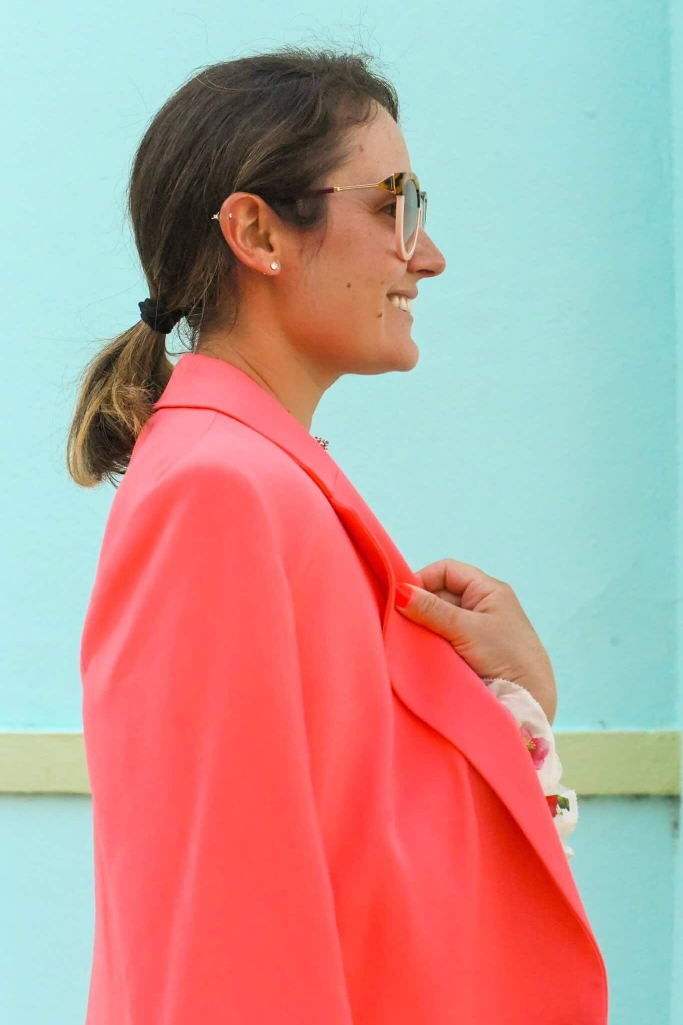 ALC Blazer Alice and Olivia Top and Shorts Hermes Sandals Mansur Gavriel Bag Karen Walker Sunglasses Outfit by Modnitsa Styling_2